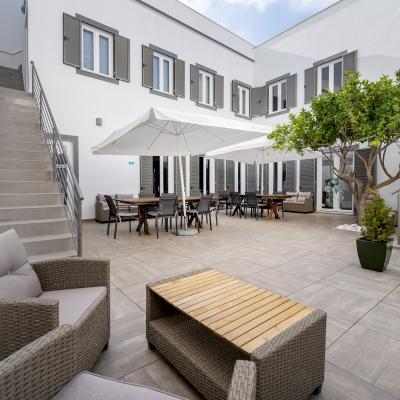 16 Patio 1