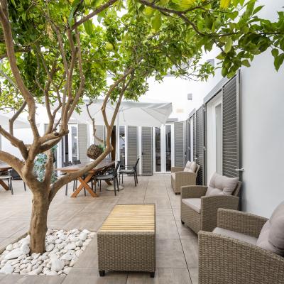 16 Patio 2